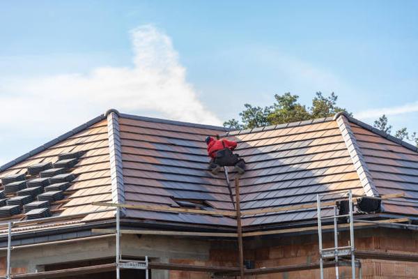 Roof Replacement Costs in Hialeah: What Homeowners Should Know