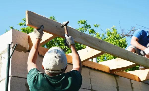 The Importance of Professional Roof Repair Contractors