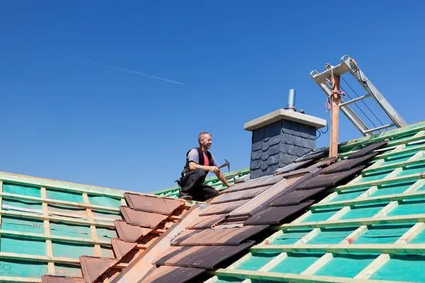 Top Signs You Need Malcarne Roofing Contracting for Your Roof